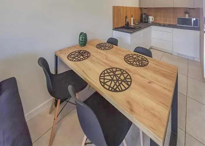 1 Bedroom Gorgeous In Appartamento Dziwnów